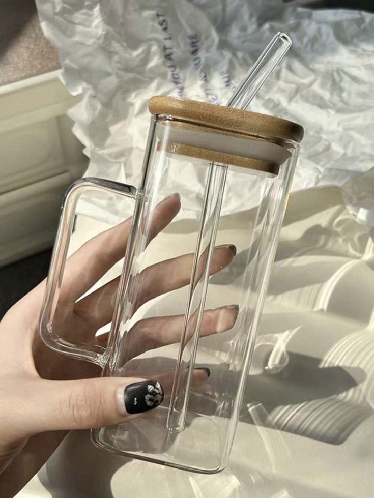 Square glass with Straw and lid