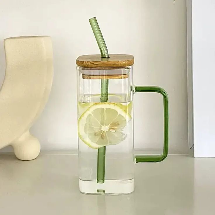 Square glass with Straw and lid